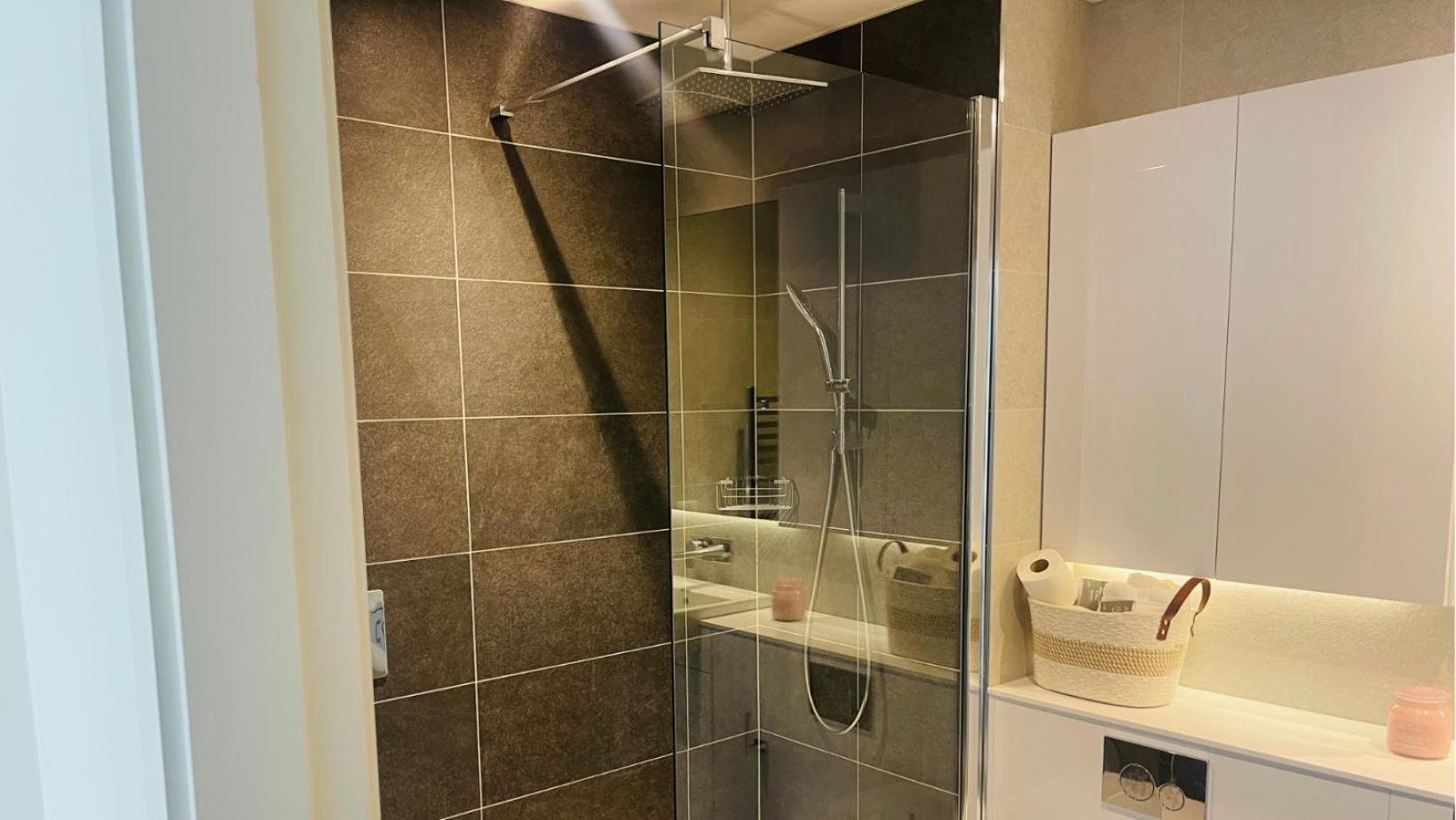 Heart Of Dublin City - Not Entire Apartment - 1 Private Room & Bathroom In Room Exteriör bild